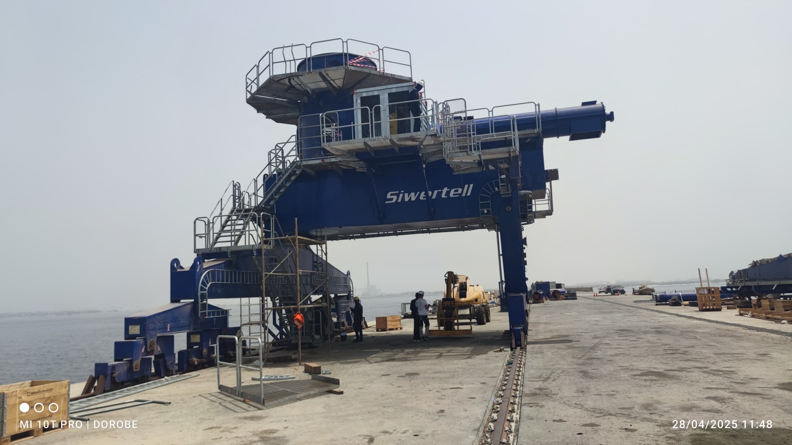 216b12a4-82e4-4043-9547-1ac30634d96b